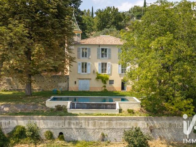 Château 7 pièces 222 m²