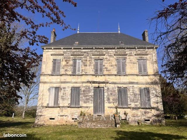 Chateau 7 pièces 316 m²