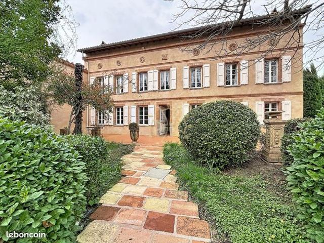 Château 7 pièces 330 m²