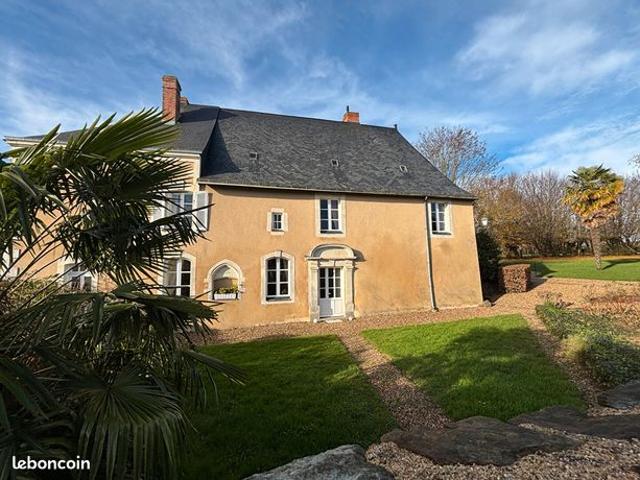 Chateau 8 pièces 240 m²