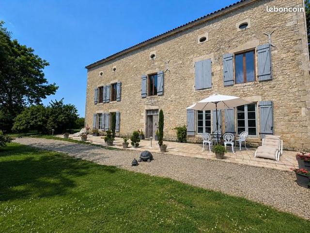 Château 8 pièces 340 m²