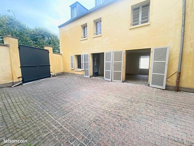 Château 8 pièces 300 m²
