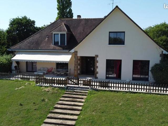 Château 8 pièces 338 m²