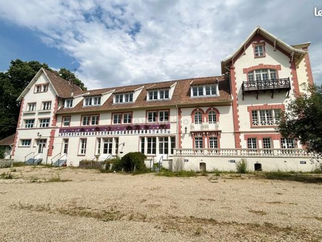 Château 99 pièces 2170 m²
