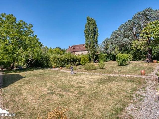 Château 9 pièces 340 m²