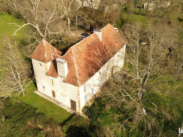 Chateau 9 pièces 374 m²