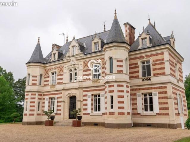 Chateau 9 pièces 412 m²