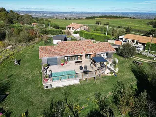 Châteaubourg 07130 Achat / Vente maison 7 pièces t7 au dernier étage