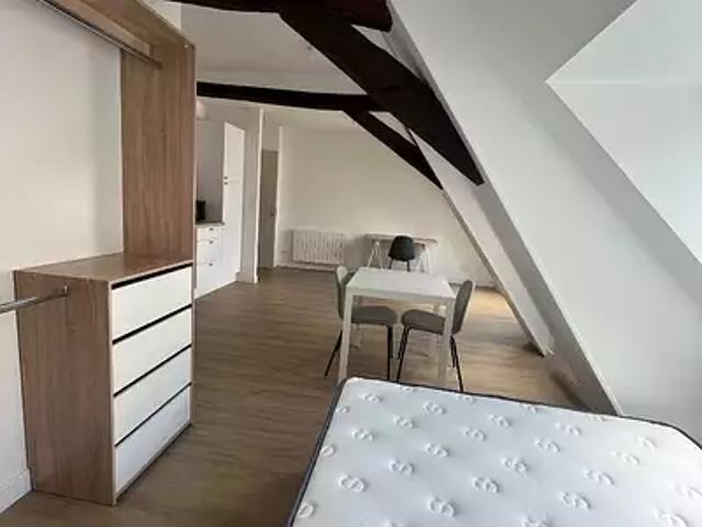 Châteaubriant 44110 Location appartement 1 pièce t1 au dernier étage