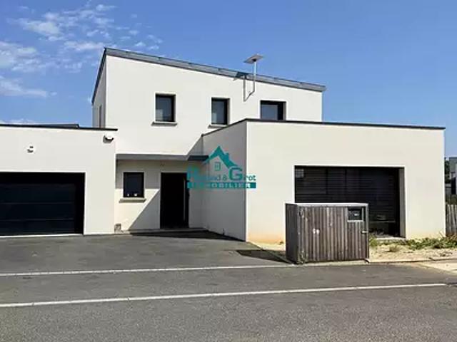 Châteaugiron 35410 Achat / Vente maison 6 pièces t6 au dernier étage piscine