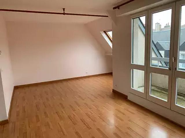 Châteaudun 28200 Location appartement 1 pièce t1 au dernier étage