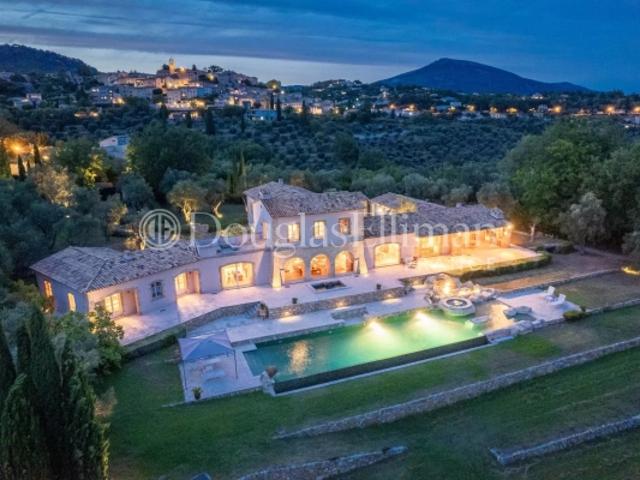 CHATEAUNEUF DE GRASSE: Une Belle Villa avec piscine et vue panoramique