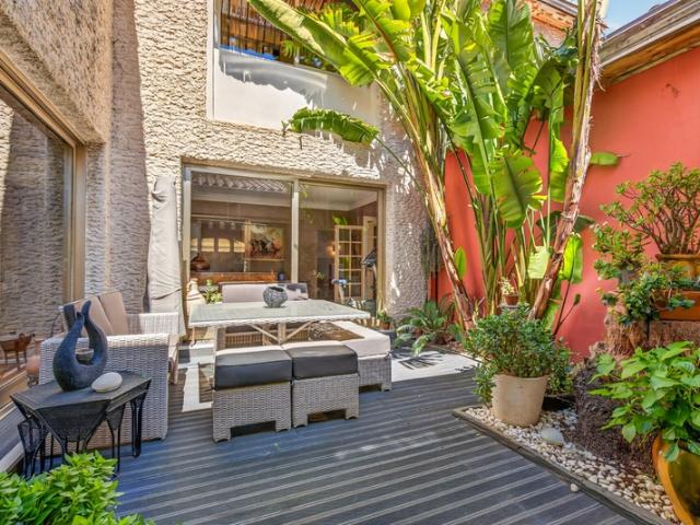 CHATEAUNEUF LES MARTIGUES 13 MAISON DE PRESTIGE T10 3 SUITES PARENTALES + 3 CHAMBRES PISCINE TERRASSE PARKING CAVE