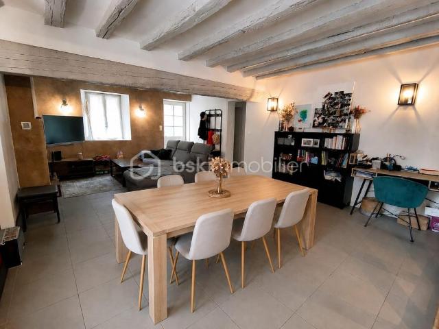 CHÂTEAUNEUF SUR LOIRE – MAISON DE VILLE RÉNOVÉE À DEUX PAS DU PARC DU CHÂTEAU