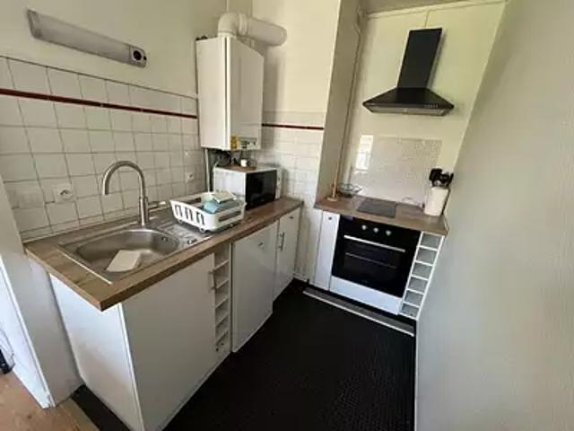 Châteauroux 36000 Location appartement 1 pièce t1 au dernier étage