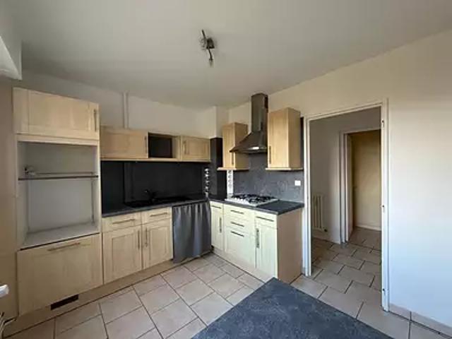 Châteauroux 36000 Location appartement 3 pièces t3 cave parking