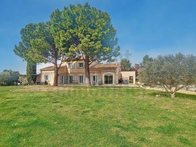 Chateaurenard: Villa Bastide rénovée en campagne avec piscine chauffée et jardin paysagé
