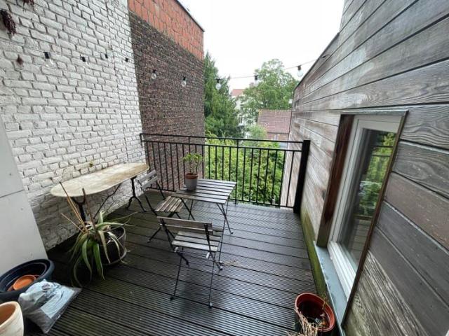 Châtelain. Appart 70m2 avec terrasse Sud