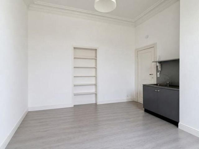 ✨ Châtelain / Louise – Bright and Cozy Studio Apartment