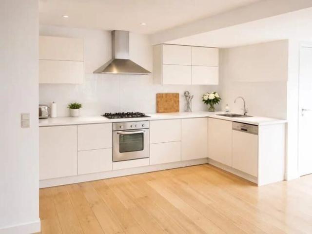 CHATELAIN / LOUISE: Penthouse 3 BEDROOMS with SOUTH terrace