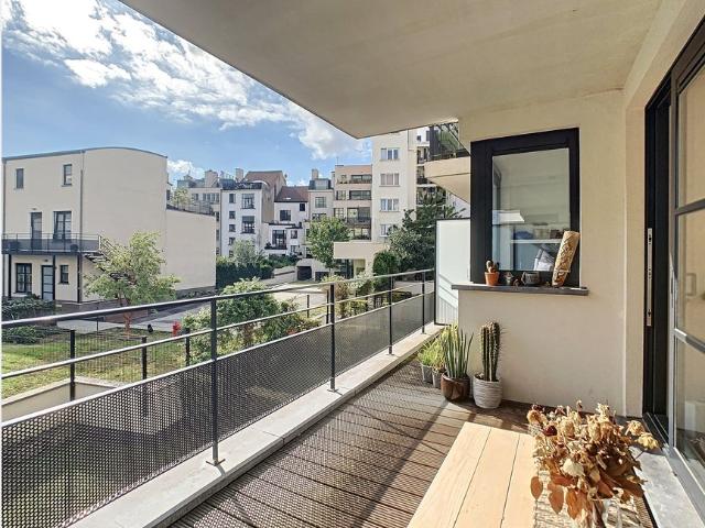 Châtelain: Very bright 2 beds apartment with south terrace