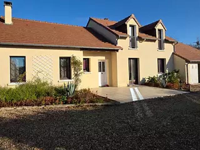 Châtellerault 86100 Achat / Vente maison 5 pièces t5 au dernier étage cave