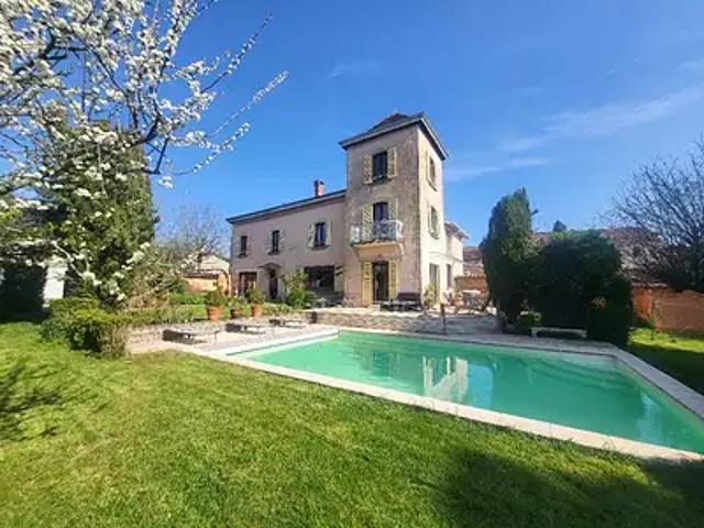 Châtillon sur Chalaronne 01400 Achat / Vente maison 10 pièces t10 au dernier étage terrasse