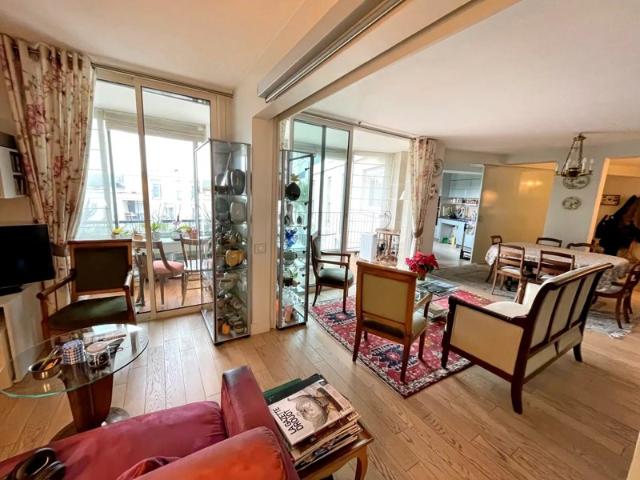 CHATOU bas appartement familial avec loggia