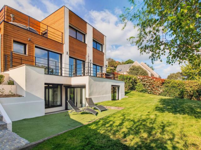 Chatou GAMBETTA Maison 5 chambres 222m² Terrain 700m²