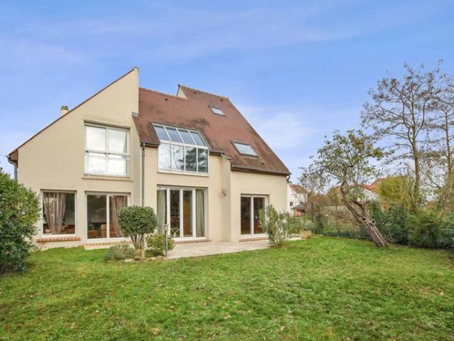 CHATOU EN LISIERE DU VESINET MAISON DE 1995 133 M² 4 CHAMBRES TERRAIN 484 M² LUMINEUSE AU CALME
