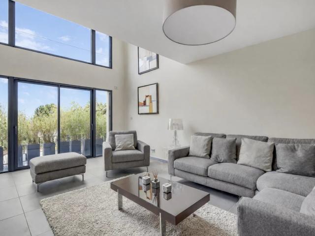 CHATOU MAISON CONTEMPORAINE 200 M² AU SOL 152 M² HAB. TERR