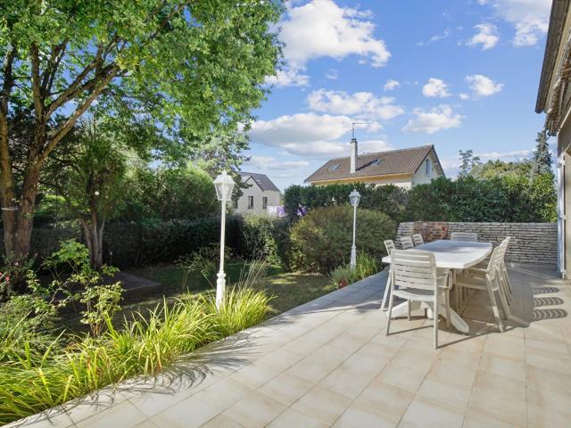 CHATOU MAISON FAMILIALE 5 CHAMBRES 176 M² AU SOL TERRAIN