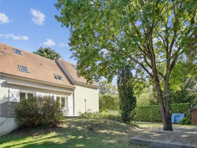 CHATOU MAISON FAMILIALE 5 CHAMBRES 176 M² AU SOL TERRAIN 795 M² LUMINEUSE ET AU CALMEière du Vésinet