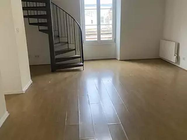 Chaumont 52000 Location appartement 5 pièces t5 au dernier étage