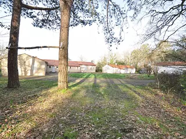 Chaumes en Retz 44320 Achat / Vente maison 12 pièces t12 au dernier étage