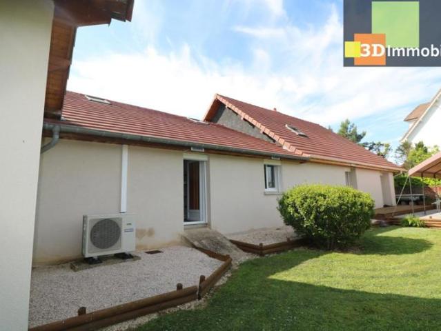 Chaussin proche, vends grande et confortable maison de 9 pièces, 7 chambres, sur un terrain de 780m²