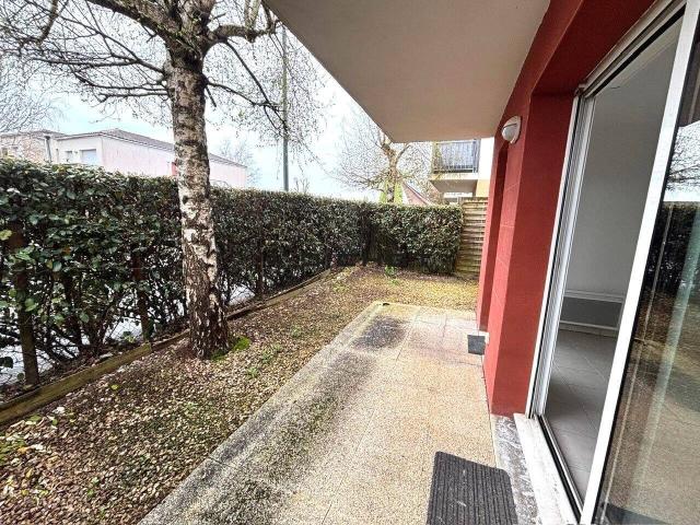 CHAURAY Agréable appartement 2 pièces avec jardin, terrasse e