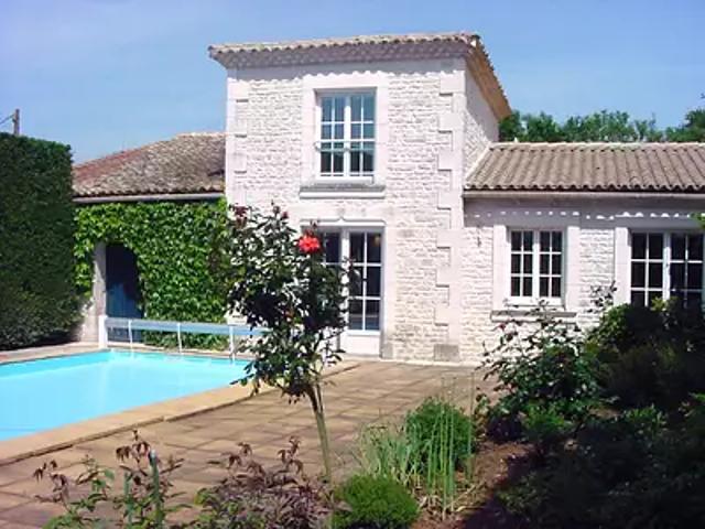 Chauray 79180 Location maison 3 pièces t3 piscine terrasse