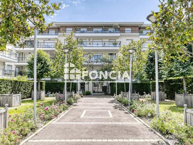 Chaville – Aux portes de la forêt de Fausses Reposes, 2 pièces de 43m2 avec terrasse et jardin cavet parking disponibles