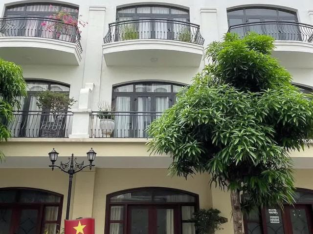 Chà Là 63m² – Hoàn Thiện 5 Tầng – Vị Trí Đắc Địa Gần Vinmec Resort