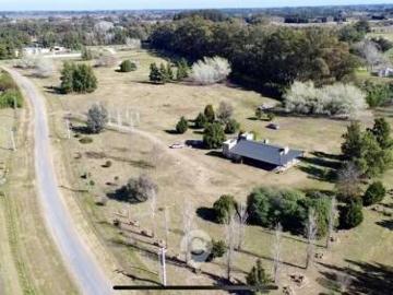 Chacra en Venta de 3 hectáreas. Casa con pileta. Country Las Vizcachas, Exaltación de la Cruz
