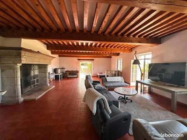 CHADRAC Maison 8 pièces piscine double garage terrain 4400 M2