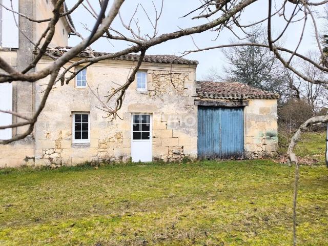 Chai à rénover sur une parcelle d'env. 1200m2