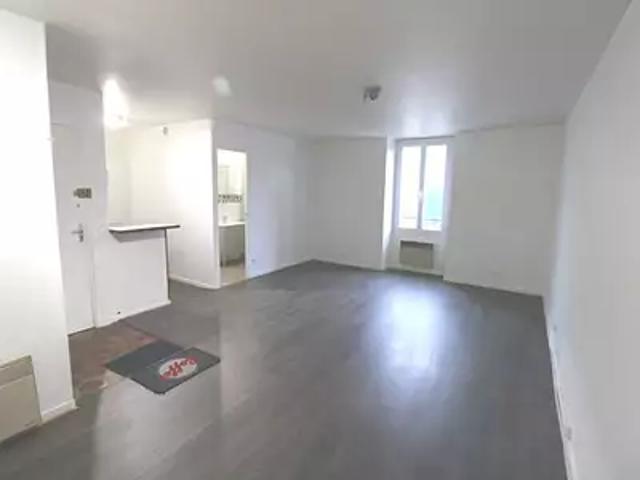 Chailly en Bière 77930 Location appartement 1 pièce t1 au dernier étage