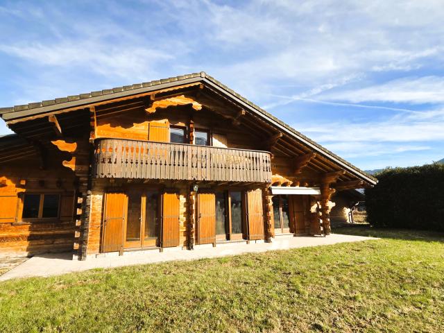 Scionzier Chalet 100 m2 3 Chambres + un bureau +2 garages