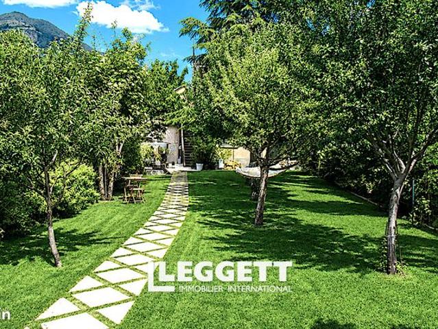 Chalet 10 pièces 281 m²