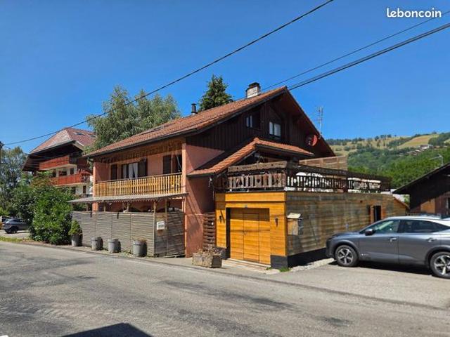 Chalet 10 pièces 235 m²