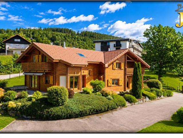 Chalet 12 pièces 250 m²