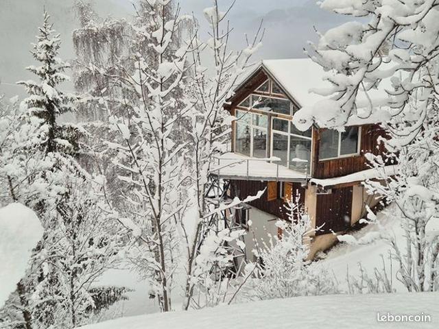 Chalet 12 pièces 358 m²
