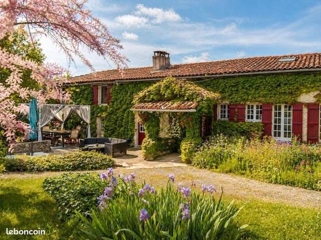 Chalet 15 pièces 284 m²